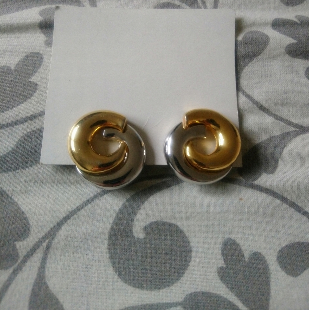 Vintage earrings‎